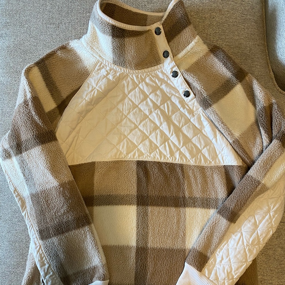 Abercrombie pull over sweater